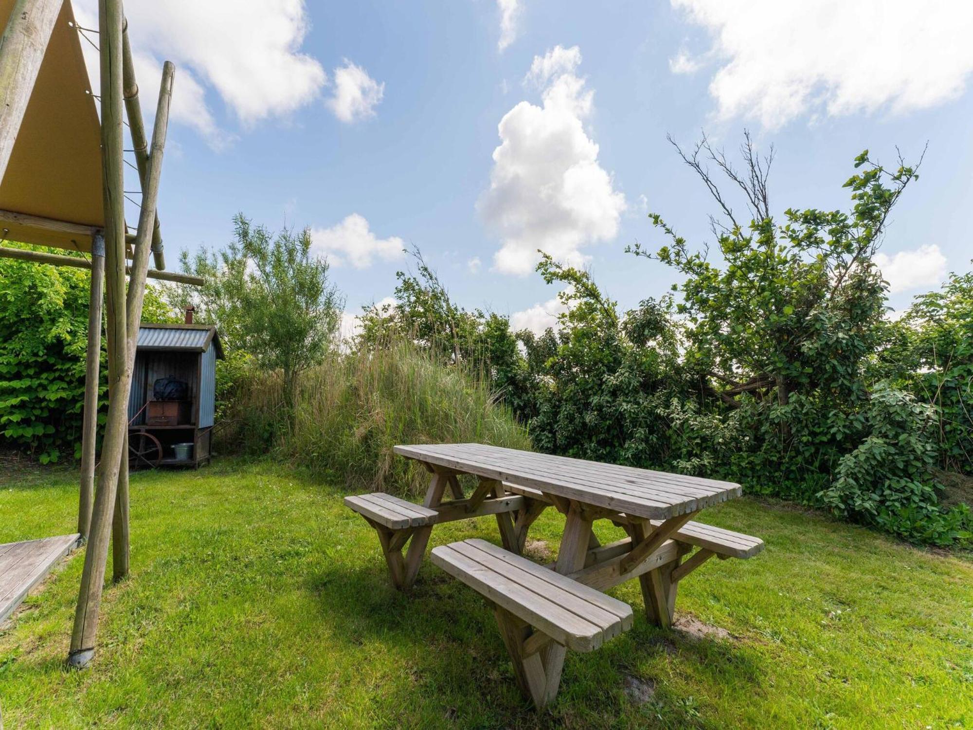Quaint Bungalow In Callantsoog With Garden Dış mekan fotoğraf